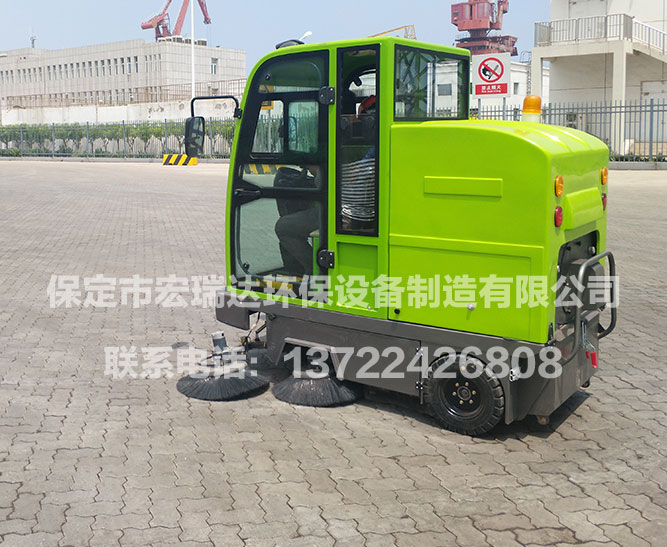 中糧集團(tuán)天津有限公司 ● 2050全封閉駕駛式掃地車視頻展示